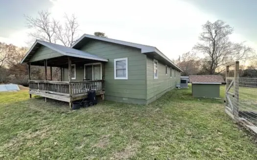 Four Bedroom Country Home In Yellville