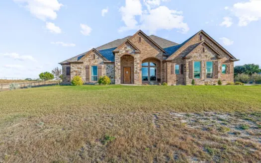 Beautifully Custom Home in Brock TEXAS- On 2 Acres