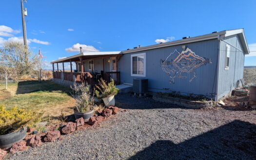 Eastern Oregon Three Bedroom Home outside of Hines