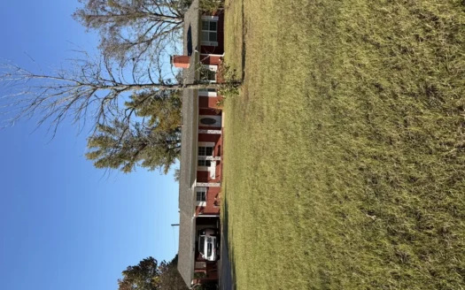 Atlanta Texas 2.88 acres just inside city limits with large rooms