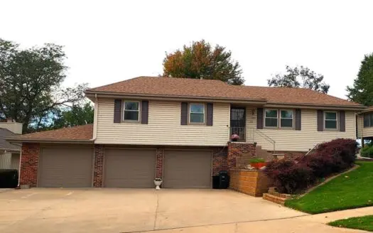 Classic Raised Ranch For Sale in Jefferson, Nebraska