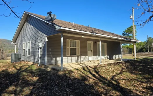 Country Home & Acreage – Mountain Views