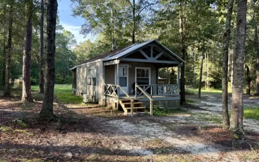 Tiny Home in the woods on 8.75 acres in Hartford, AL