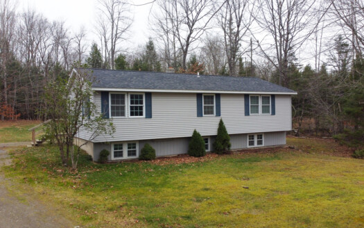 Duplex with Investment Potential – Corinth, Maine