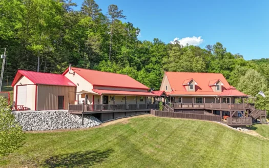 Home for sale adjoining Daniel Boone National Forest in KY