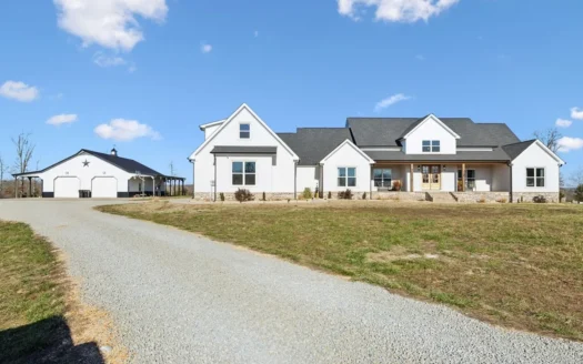 Country Home for Sale in Lewis County, Tennessee