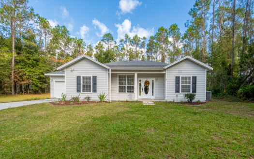 Country Home – Trenton, FL – 3 Bedroom 2  Bath – 2 Acres