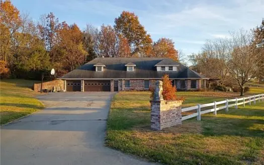 Spacious 4-Bedroom Earth Contact Home on 1.19 Acres in Stanberry