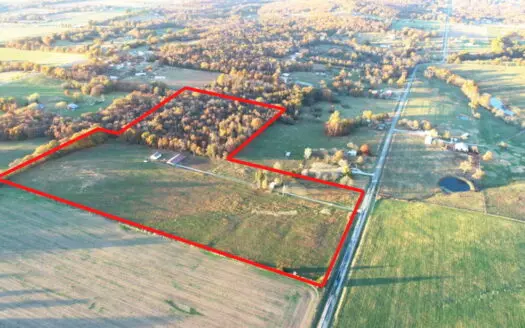 Country Home on 30 Acres for Sale in El Dorado Springs, Missouri.