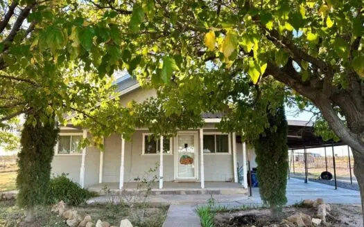 5457 N Hwy 18 Fort Stockton, TX Pecos County Home/Land For Sale