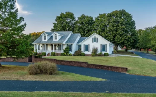 Country Home and Farm Land in Burkesville, Kentucky