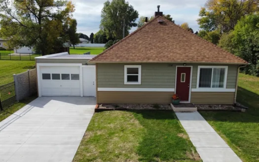 Outstanding Home with Fresh Remodel in Steele, ND!
