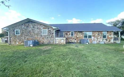 Boone County 2200 sq ft Country Home For Sale