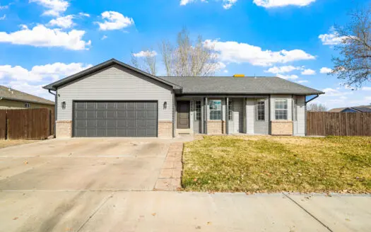 Updated 3/2 Home with RV Parking in Grand Junction
