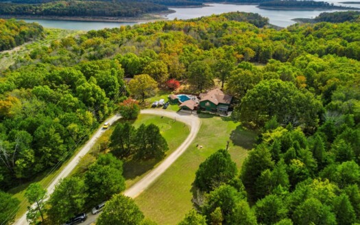 Secluded Custom Built Home on Bull Shoals Lake Peninsula