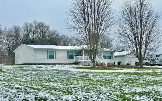 Maryville 2.12-Acre Move-In Ready Country Home With Outbuildings