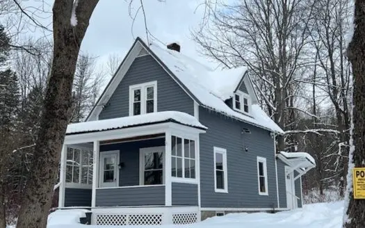 Country Home on Acreage For Sale in Fulton County New York