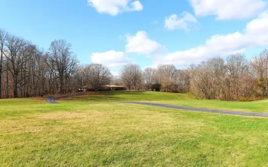 Quality Retro Estate, 12.2 ac, Country Living in Town, Hobby Farm