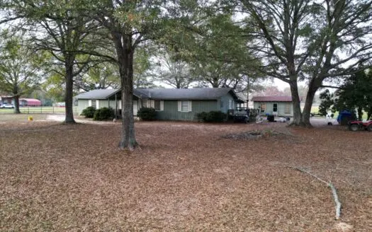 Income-Producing Rental on 1.5 Acres in Fouke, AR