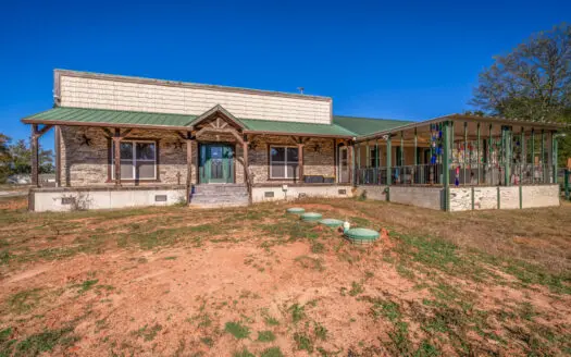 Multi-Purpose Home in Longview, TX with Acreage