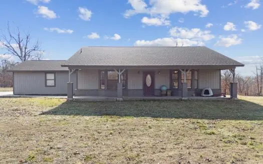 Salina, Oklahoma Country Home on Acreage For Sale