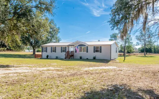 Home on 5 Acres in Trenton, FL For Sale