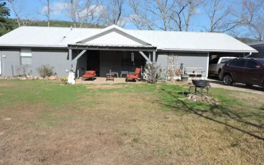 Serene Country Living Surrounded by Nature