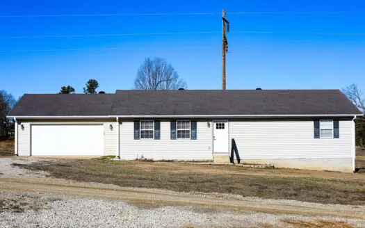 3 Bedroom, 2 Bath Home for Sale Near Poplar Bluff MO!