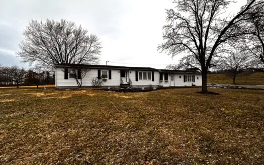 Lovely 3-Bedroom Country Home On 8+ Acres