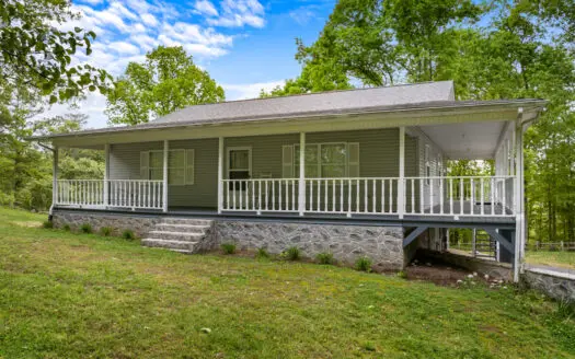 Country Home w/ 2.48 surveyed ac In Bulls Gap, Tennessee For Sale