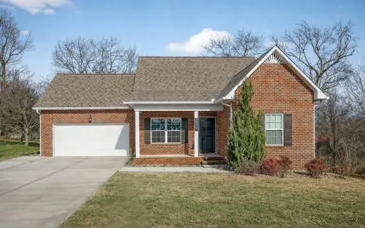 The Charm of Country Living with the Convenience of Location!!!!!