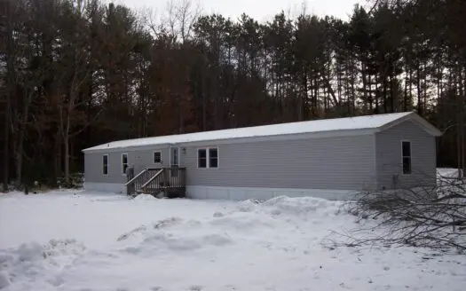 Marquette County 3 Bedroom with Detached Garage