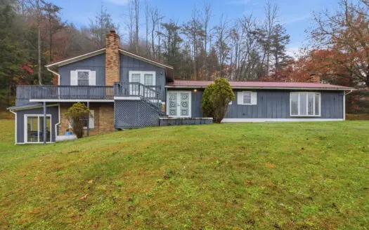 Country Home and Land for Sale in Coeburn, VA