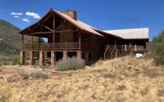 Black Lake Log-Accent Mountain Home for Sale in Ridgway, Colorado