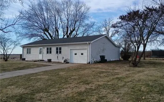 Charming 3-Bedroom Ranch on 1.25 Acres in Stanberry, MO