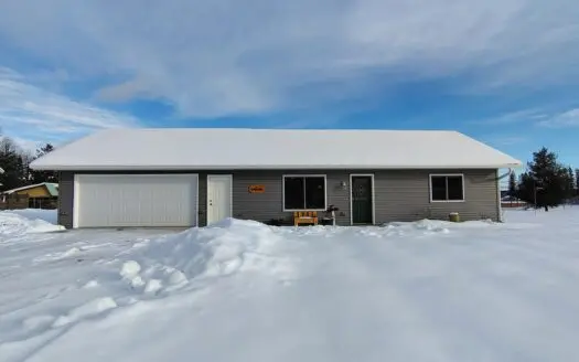 Single-Level Like-New Town Home for Sale in Butternut, WI