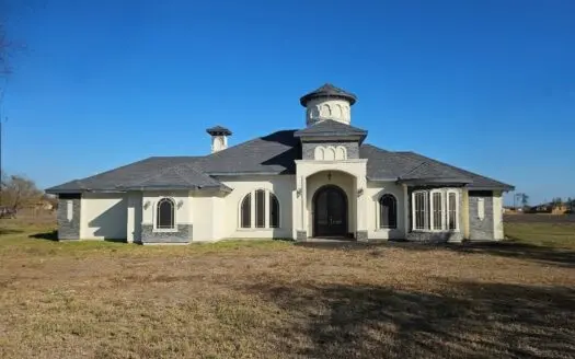 “Luxury Living on 6.875 Acres”