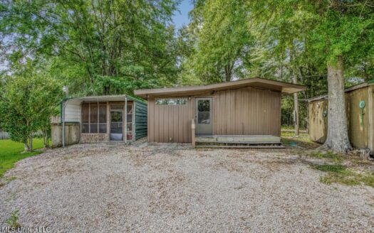 Camp in Crosby MS on 1 Acre for Sale