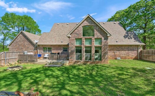 Large Country Home for Sale in Grayson County, Texas