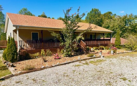 Beautiful 3-bedroom 3 bath nestled in a peaceful country setting