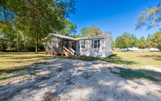 Spacious 3/2 on Over an Acre Move-In  Ready