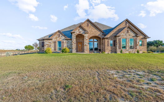 Beautifully Custom Home in Brock TEXAS- On 2 Acres