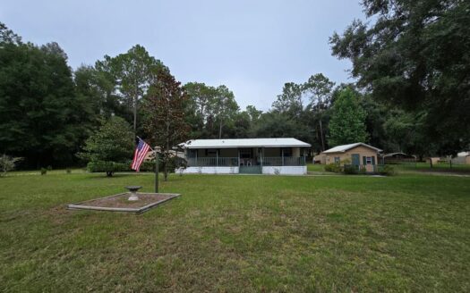 Spacious DWMH close to river, Gilchrist County 2.21 acres