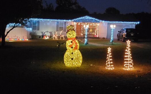 Beautiful Country Home located in Hughes Springs -1 acre and Shop