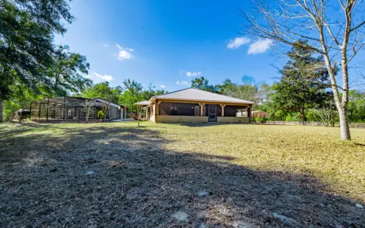 2 Bedroom Home on 10 Acres in Bell, FL For Sale