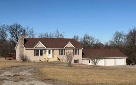 Country Home On Small Acreage – Cameron Mo!!