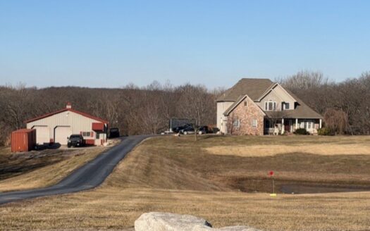 Dream Of Living In The Country But Want Comforts Of Town Living?