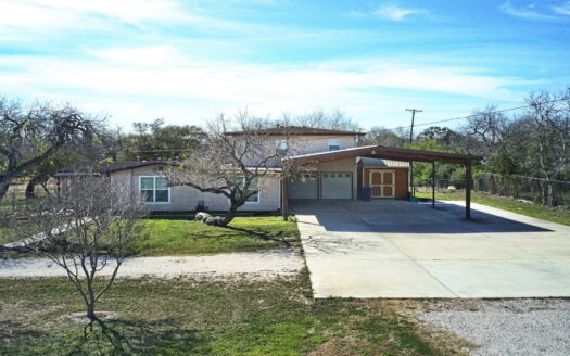 Acreage – Home in the city limits of Corpus Christi, TX