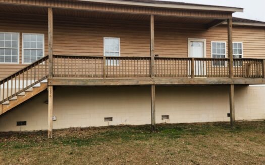 Peaceful 3-Bed Home with Direct Water Access