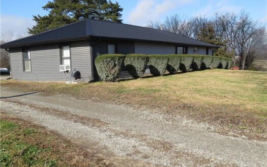 6-Acre Country Ranch with Updates Near Cameron, MO